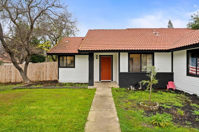 2231 Escalon Avenue, Clovis, CA 93611