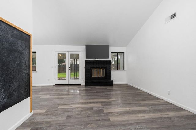 2231 Escalon Avenue, Clovis, CA 93611