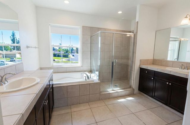 2051 Sierra Avenue, Clovis, CA 93611