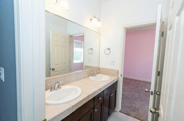 2051 Sierra Avenue, Clovis, CA 93611