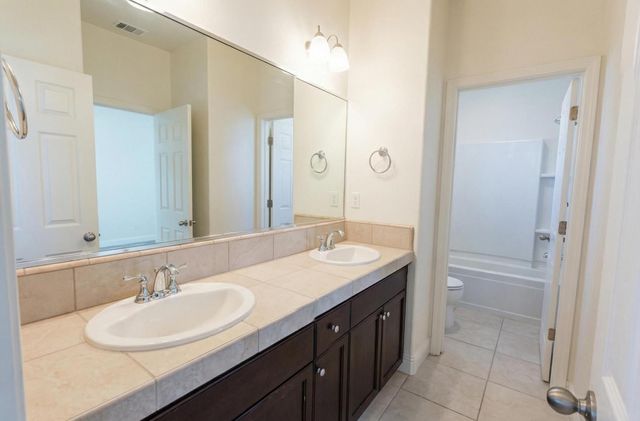 2051 Sierra Avenue, Clovis, CA 93611