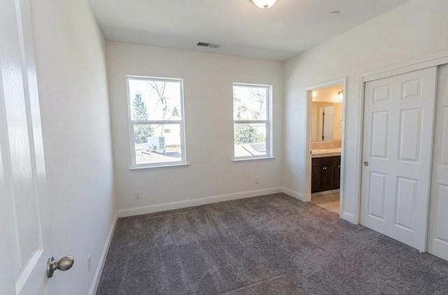 2051 Sierra Avenue, Clovis, CA 93611