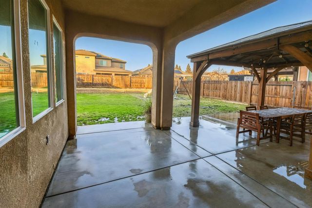 2051 Sierra Avenue, Clovis, CA 93611