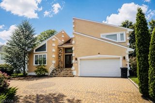 26 BENJAMIN DR, Springfield Twp., NJ 07081