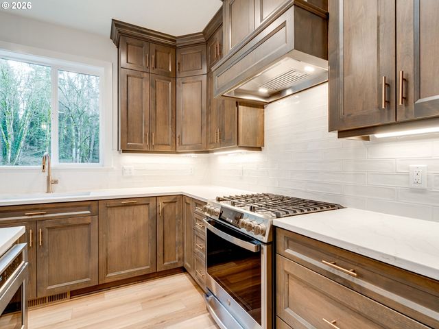 2147 Ne SPITZ Rd, Canby, OR 97013