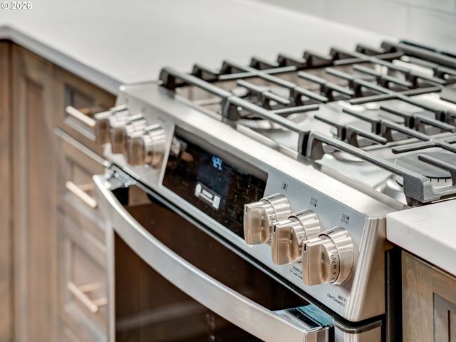 2147 Ne SPITZ Rd, Canby, OR 97013