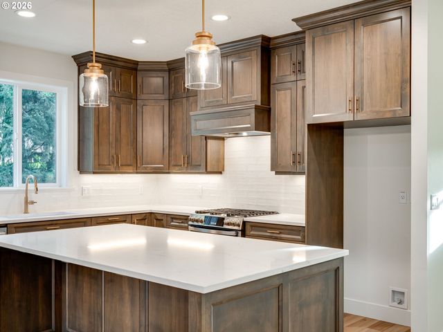 2147 Ne SPITZ Rd, Canby, OR 97013