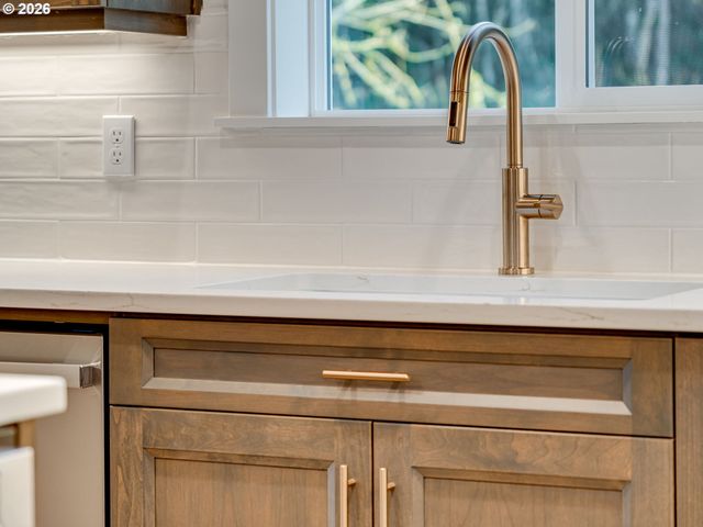 2147 Ne SPITZ Rd, Canby, OR 97013