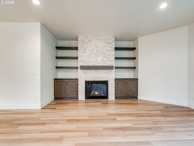 2147 Ne SPITZ Rd, Canby, OR 97013