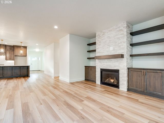 2147 Ne SPITZ Rd, Canby, OR 97013