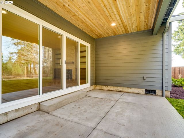 2147 Ne SPITZ Rd, Canby, OR 97013