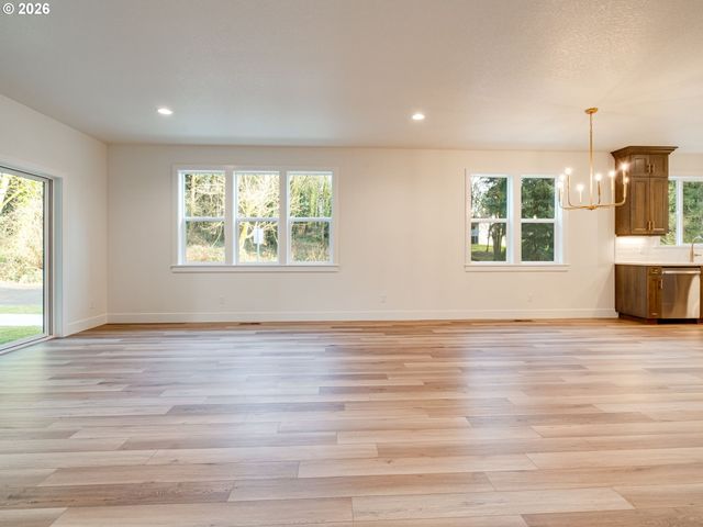 2147 Ne SPITZ Rd, Canby, OR 97013