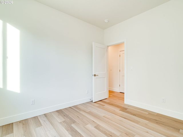 2147 Ne SPITZ Rd, Canby, OR 97013