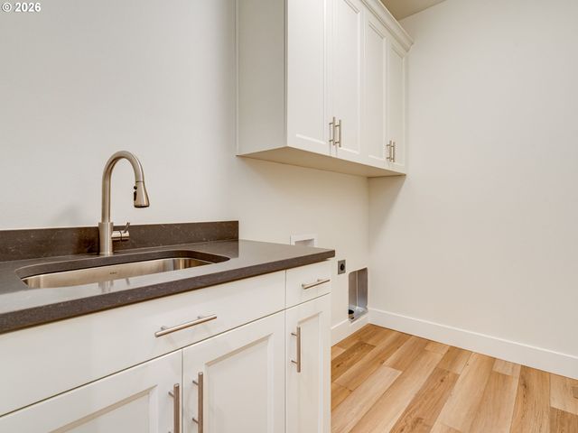 2147 Ne SPITZ Rd, Canby, OR 97013