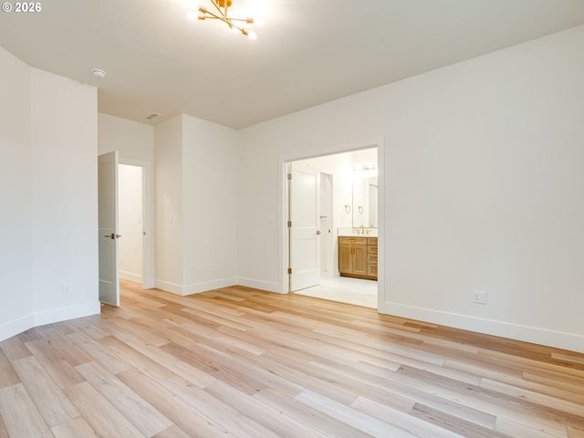 2147 Ne SPITZ Rd, Canby, OR 97013