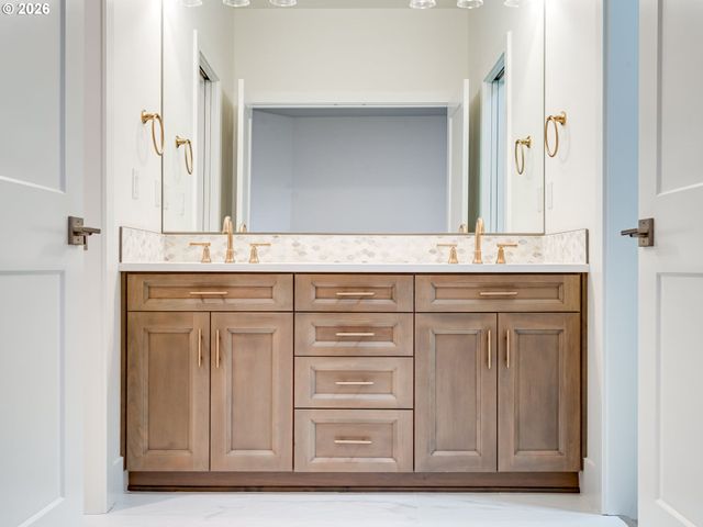 2147 Ne SPITZ Rd, Canby, OR 97013