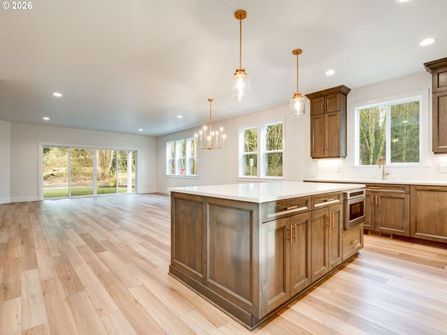 2147 Ne SPITZ Rd, Canby, OR 97013