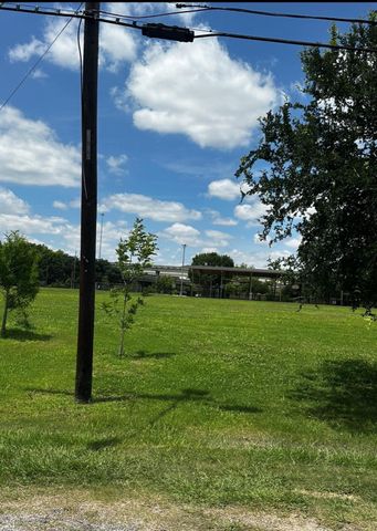 1902 Brewster Street, Houston, TX 77026