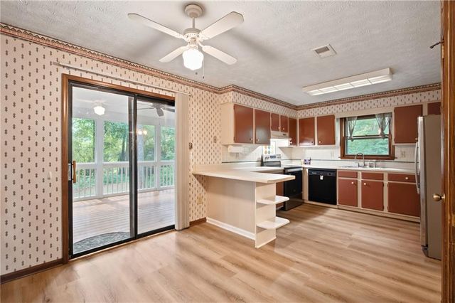 5168 Ashland Court SW, Lilburn, GA 30047