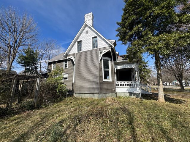 215 N Washington St, Tullahoma, TN 37388