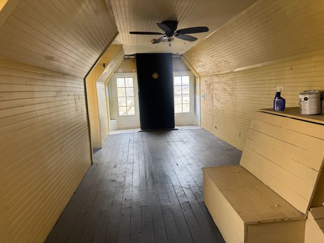 215 N Washington St, Tullahoma, TN 37388