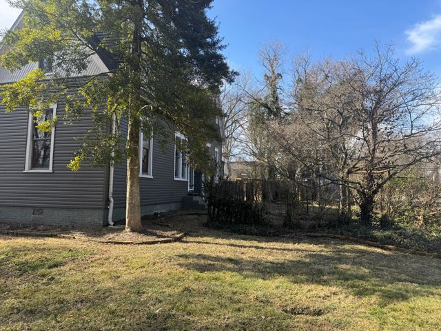 215 N Washington St, Tullahoma, TN 37388