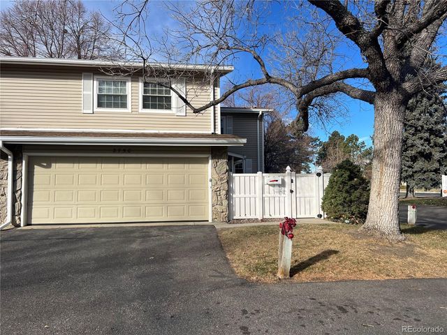 2750 S Heather Gardens Way, Aurora, CO 80014