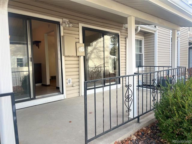 2750 S Heather Gardens Way, Aurora, CO 80014