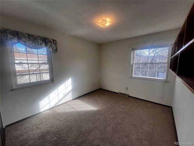 2750 S Heather Gardens Way, Aurora, CO 80014