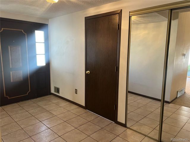 2750 S Heather Gardens Way, Aurora, CO 80014