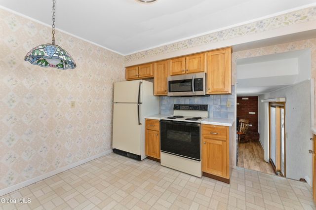 53 Fairlawn Drive, Colonie, NY 12110