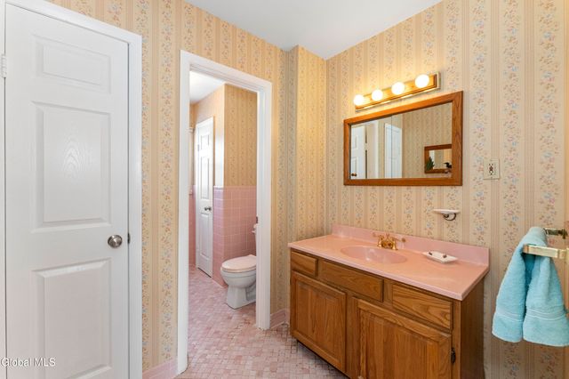 53 Fairlawn Drive, Colonie, NY 12110