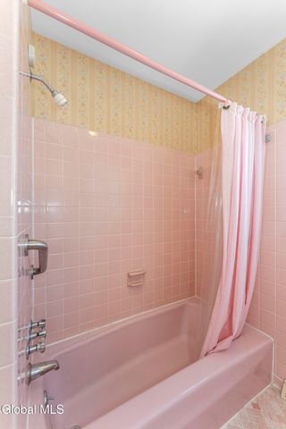 53 Fairlawn Drive, Colonie, NY 12110