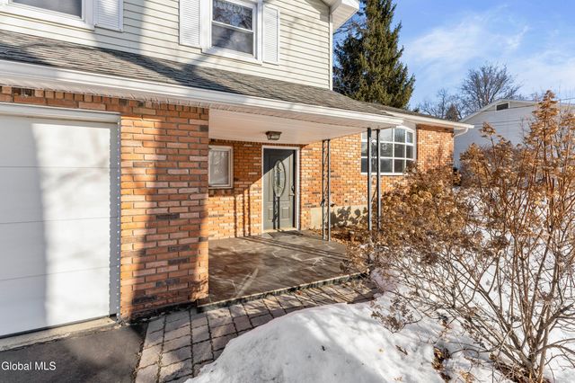 53 Fairlawn Drive, Colonie, NY 12110