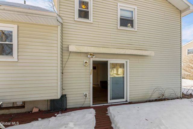 53 Fairlawn Drive, Colonie, NY 12110