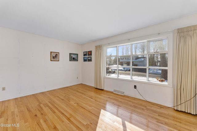 53 Fairlawn Drive, Colonie, NY 12110