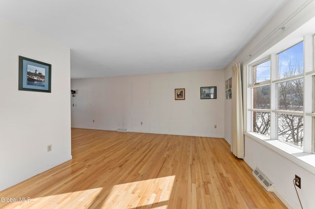 53 Fairlawn Drive, Colonie, NY 12110