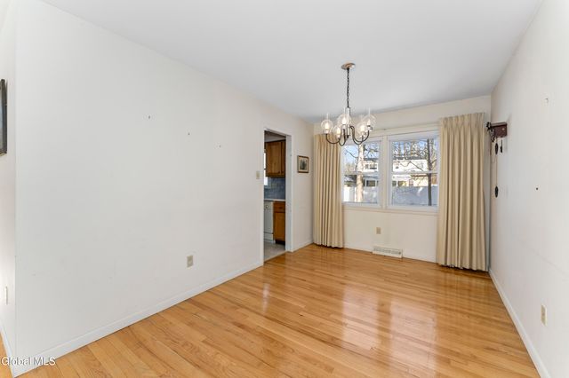 53 Fairlawn Drive, Colonie, NY 12110