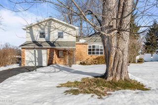 53 Fairlawn Drive, Colonie, NY 12110