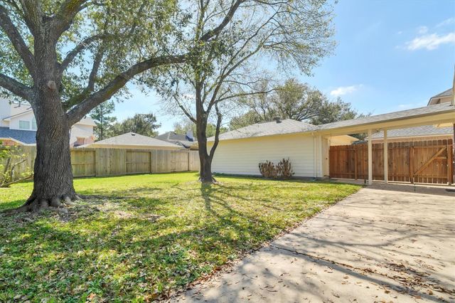 9423 Walnut Brook Court, Houston, TX 77040
