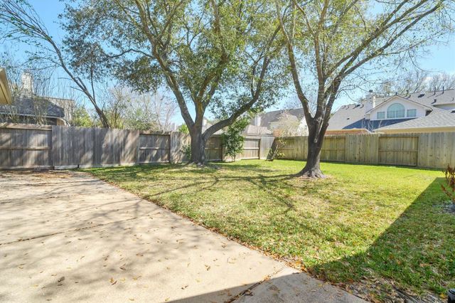 9423 Walnut Brook Court, Houston, TX 77040