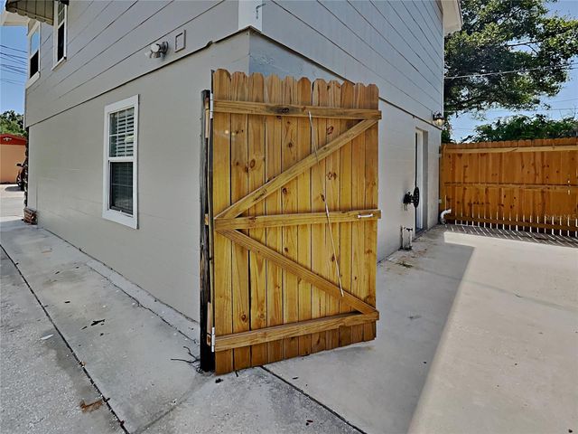 4810 2ND AVENUE N E, St Petersburg, FL 33713