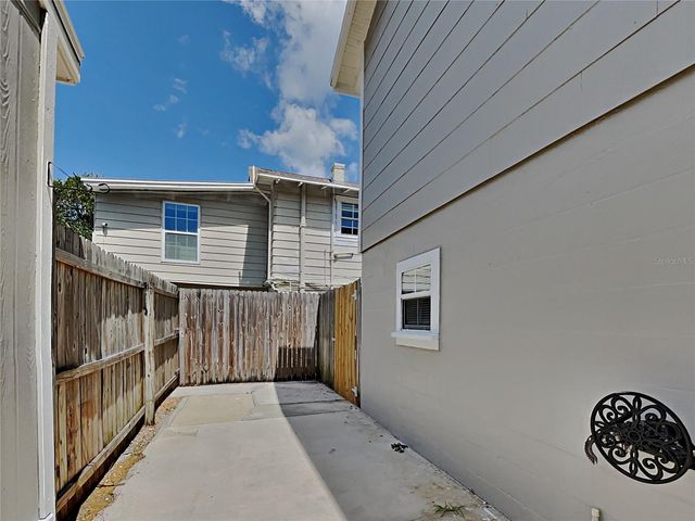 4810 2ND AVENUE N E, St Petersburg, FL 33713