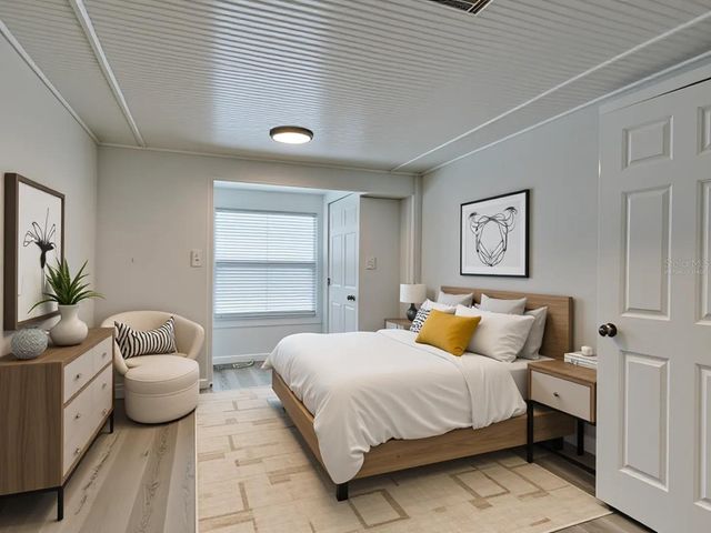 4810 2ND AVENUE N E, St Petersburg, FL 33713