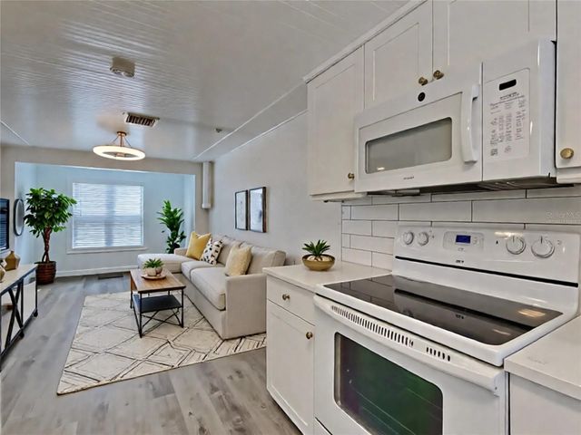 4810 2ND AVENUE N E, St Petersburg, FL 33713