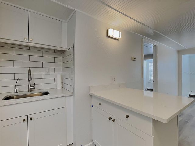 4810 2ND AVENUE N E, St Petersburg, FL 33713