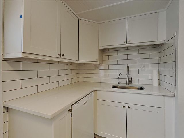 4810 2ND AVENUE N E, St Petersburg, FL 33713