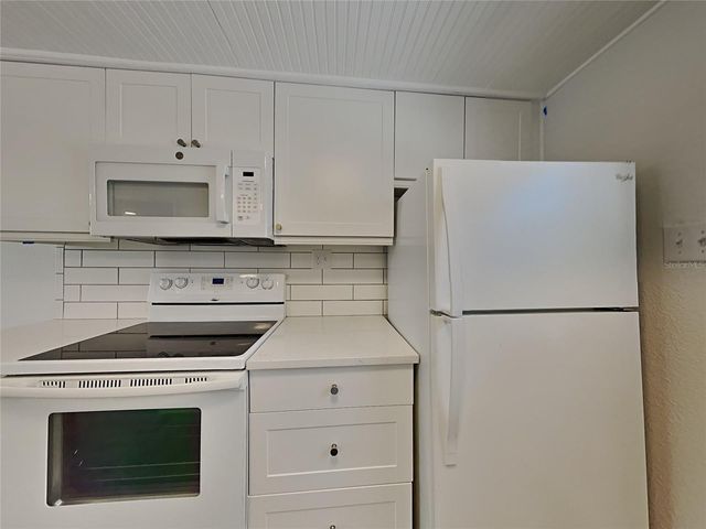 4810 2ND AVENUE N E, St Petersburg, FL 33713