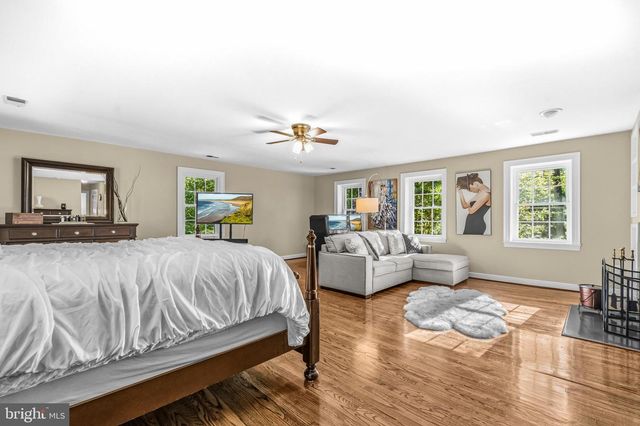 8018 EDDY BEND TRL, Fairfax Station, VA 22039