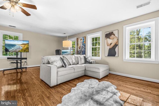 8018 EDDY BEND TRL, Fairfax Station, VA 22039